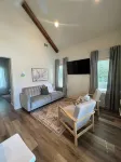 New Luxury 1BR Cottage in Downtown Auburn!!