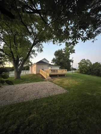 Modern farmhouse, secluded and convenient. 5 minutes from The ARK 2 min off exit Отели рядом с достопримечательностью «Ark Encounter»