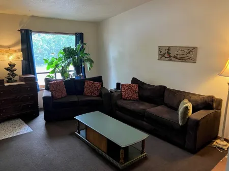 Quaint Apartment Blocks from Downtown Eugene Отели рядом с достопримечательностью «Jordan Schnitzer Museum of Art»