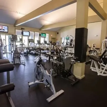 Ground floor entry with ski in/out access to Pico & FREE shuttle to Killington