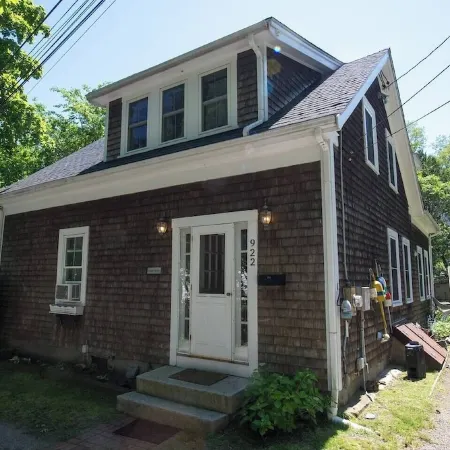 Stroll to SeaView/Beach; Great Yard