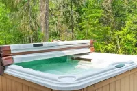 White Rainier- HotTub+2BR+Loft/2BTH+AC+Wi-Fi