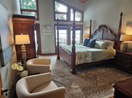 Best on Bay! More Than a Beach House- IT IS Your Destination. Now with New Pier! Отели рядом с достопримечательностью «Парк Сифуд Ландинг»