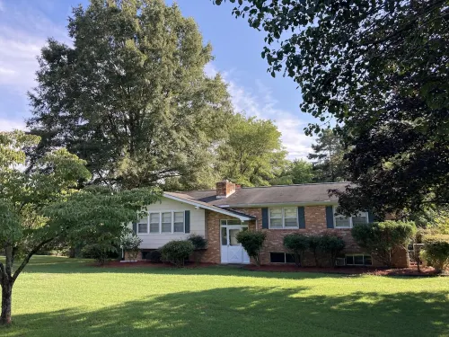 Visit Monticello, Wineries, UVA:  Room for a Crowd Hotels in Fluvanna County