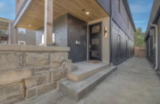 Modern Loft in 'Little Italy' - Minutes from Downtown KC