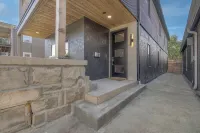 Modern Loft in 'Little Italy' - Minutes from Downtown KC