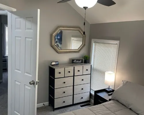 Newly remodeled home. Walking distance to Seabreeze and to many things around Hoteles en Irondequoit