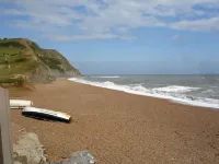 Delightful country cottage. Stunning views.  A few minutes walk to Seatown beach