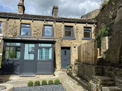 Holmfirth Hideout Hotels near Holme and Gift Holmfirth