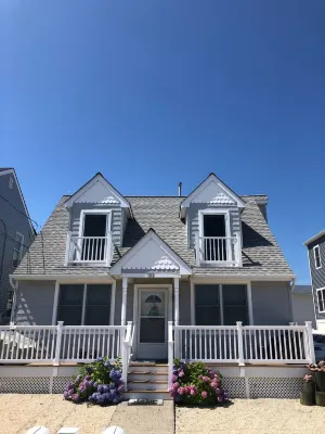 Adorable 2BR Condo on Long Beach Island LBI  in Ship Bottom. Beach Block!