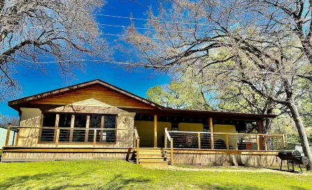 Water Front Home on Lake Eufaula Отели в г. Мак-Интош