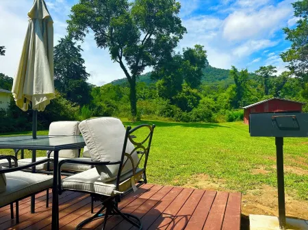 Cottage at Pilot Mountain