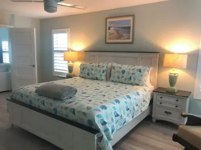 Condo with wide-open ocean views and only steps from beach