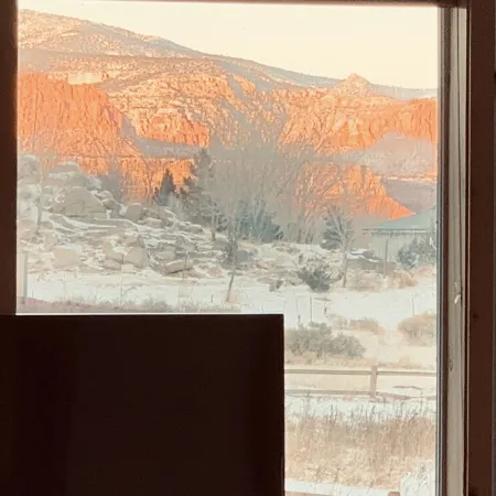 Capitol Reef Home with fast wi-fi and washer/dryer
