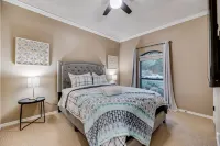 Hot Tub 4 Bedroom3 Bath,Pool table, Pool 랜서스 스퀘어 주변 호텔