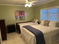 Family size Condo steps away from the London Bridge, Golf Course and Rotary Park