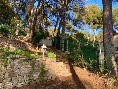 PROMO! BANDOL-HOUSE 9MN ON FOOT SEA -ALANQUE PORT D'ALON-GARDEN + WIFI-ST CYR / SEA Hotels near Calanque de Port d'Alon