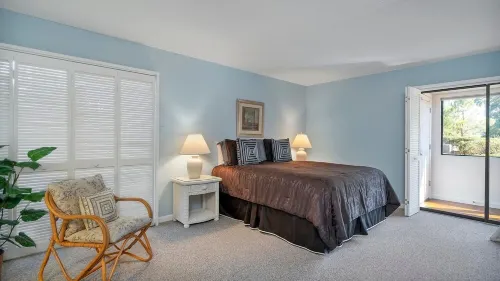 Golf front condo, walk to the Cradle, driving range, 91st hole or pro shop.