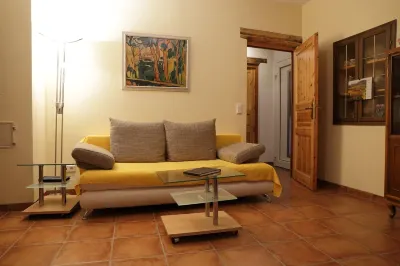 Lovingly Restored Apartment in the Middle of the City for 2 People. Hotels near Lidl
