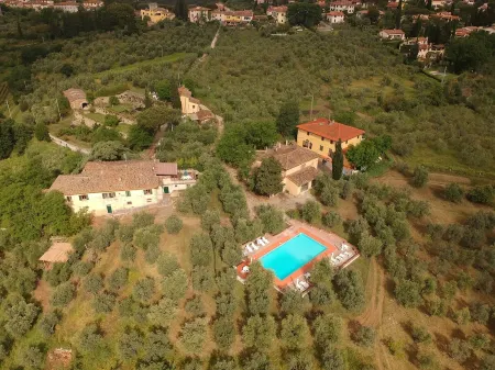 PANORAMA on CHIANTI BELLACASA FOR FAMILIES WITH GARDEN AND POOL WIFI FREE