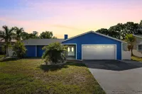 Beautifully Remodeled Apollo Beach Pool Paradise! Sleeps 7! Hotels in Apollo Beach