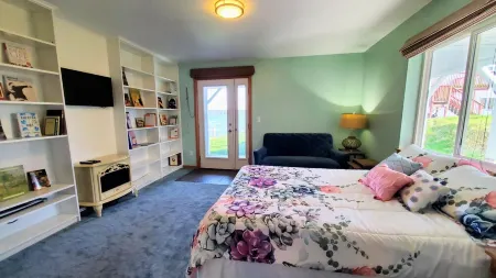 Ocean view modern guest suite with private beach access