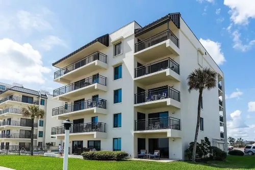 Ocean Front Condo in Ormond By The Sea ( Ormond Beach ) - สระว่ายน้ำส่วนตัว