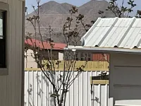 Suncatcher Way out in West Texas 알파인 호텔