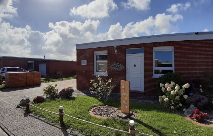 completely newly renovated with bright, modern equipment. Near the beach!