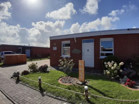 completely newly renovated with bright, modern equipment. Near the beach!