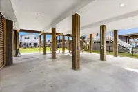 Sea La Vie - A Stunning Beach Retreat!