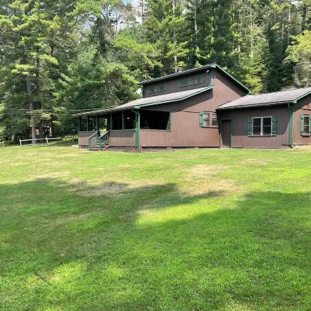 Lovely cabin with perfect view of Clarion river in charming Cooksburg