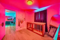 Unique Erotic stay at Lola's House Hotels near 7-Eleven