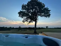 A-Frames at Harmony Hills, Exotic Animal Jeep Tours, Hot Tub, 320 Acre Ranch