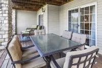 Next to Silver Dollar City, King Master, 2BR 2BA, Full Size Kitchen, 20ft Patio