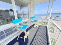 Cozy 1 bd/1.5 Bath Condo in tranquil Crooked Lake with Kayaks & Dock