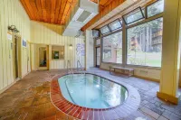 Cozy & Spacious Slope-Side Condo - Walk to Canyon Lodge