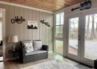 Cozy Cottage Wooded Retreat