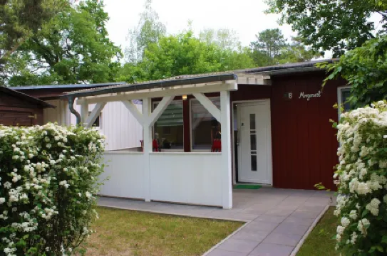 Bungalow "Morgenrot", 250m to the Müritz + Private Jetty