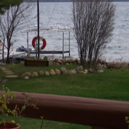 Full Log Family Lodge - private dock/beach & fire pit