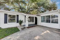 Cozy 4/3, Patio, King Bed, Bunk Room + Water Park!