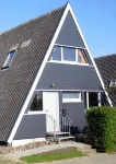 Holiday house with modern and new equipment, for families, near the beach, WiFi