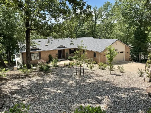 Beautiful, peaceful lakefront home on Loch Lomond!