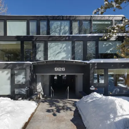 Pet Friendly & Luxurious 3 bedroom Aspen Condo