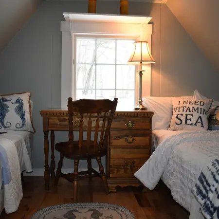Condo Rental - Short Walk to Footbridge Beach