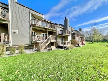 Sleeps 8. 3 Bedroom 2 Bath Better Than Any Motel.