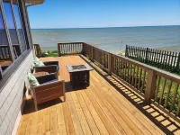 Winter's a Good Time to Stay in & Cuddle at Surfdaze