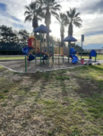 Charming 3-bedroom house in Moreno Valley with huge pool ,spa and connected lake