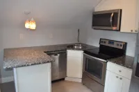 Convenient 2-bedroom apartment in Glens Falls with WiFi