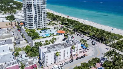 Remodeled Beachfront Studio w/ Beach Essentials. Just steps from the beach! Hotels in North Beach